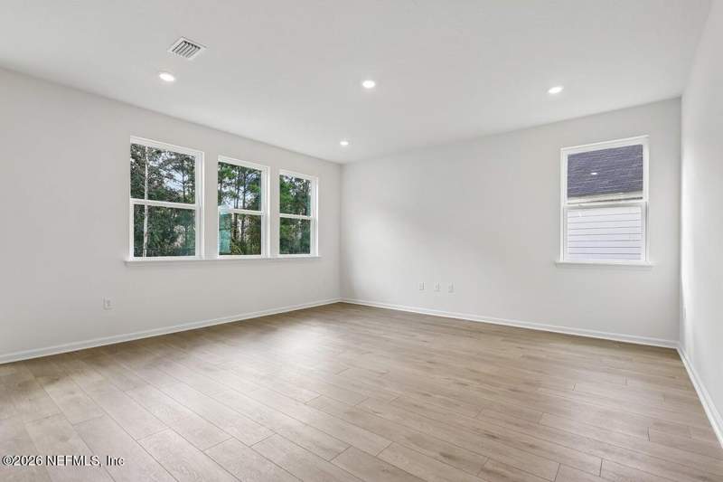 4 bedroom Single Family Residence at 706 Panther Lake Parkway, Panther Creek, Jacksonville — photo 3