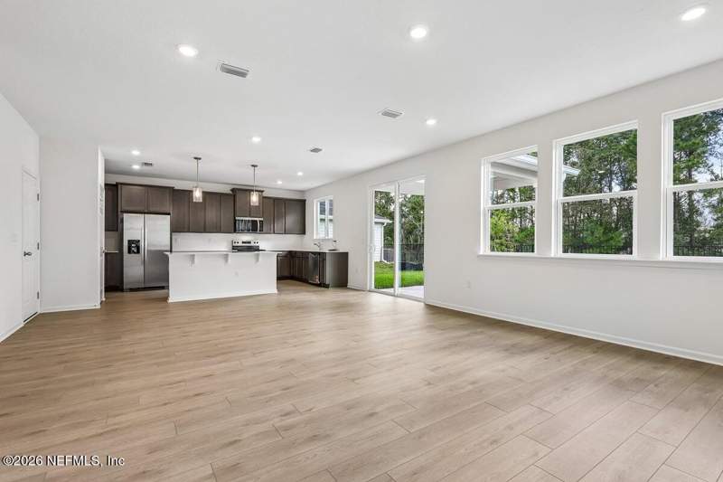 4 bedroom Single Family Residence at 706 Panther Lake Parkway, Panther Creek, Jacksonville — photo 4