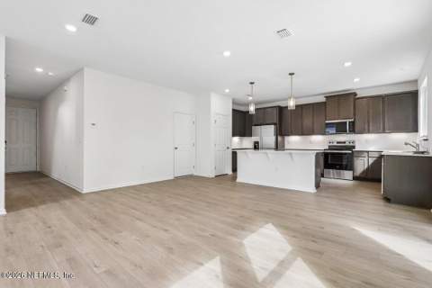 706 Panther Lake Parkway, Jacksonville FL - photo 8 of 31