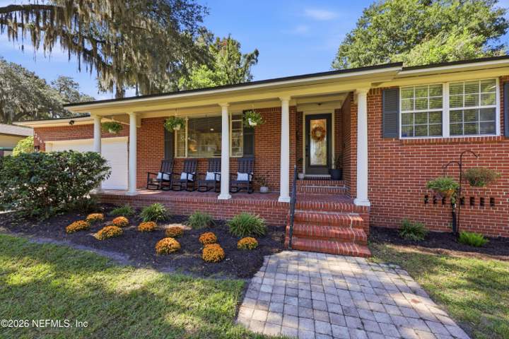 1244 Glengarry Road