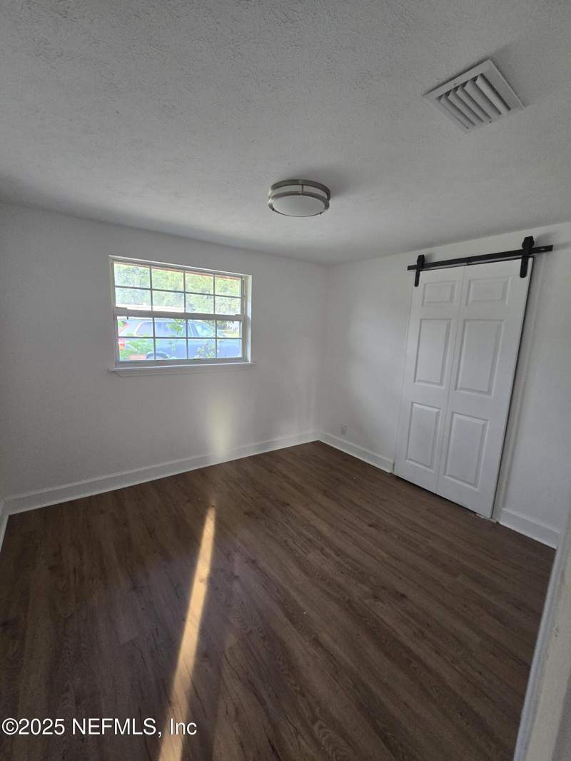 3 bedroom Single Family Residence at 7772 Lake Park Drive, Lake Park Estates, Jacksonville — photo 5