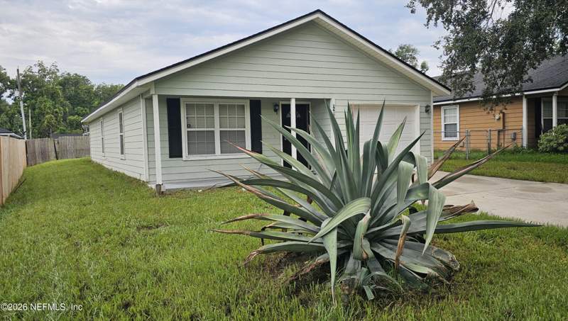 3 bedroom Single Family Residence at 9230 8th Avenue, Armstrong Riverview, Jacksonville — photo 2