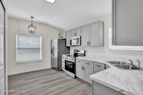 12348 Mastin Cove Road, Jacksonville FL - photo 16 of 36