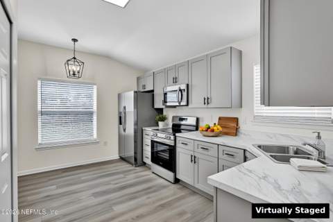 12348 Mastin Cove Road, Jacksonville FL - photo 17 of 36