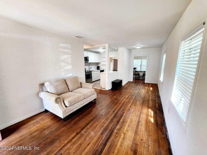3 bedroom Single Family Residence at 1823 E 25th Street, Long Branch, Jacksonville — photo 3