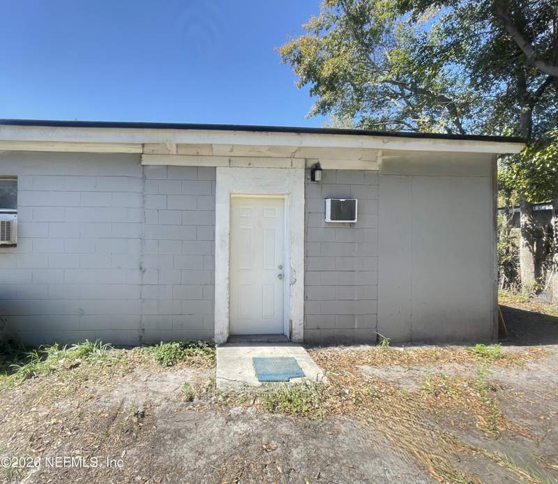 2 bedroom Single Family Residence at 10603 E Briarcliff Road, Highlands, Jacksonville — photo 2