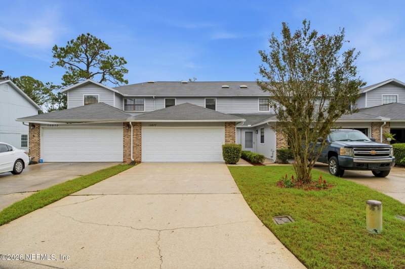 2 bedroom Townhouse at 10877 Cabbage Pond Court, Southern Villas, Jacksonville — photo 3