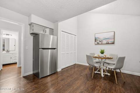10877 Cabbage Pond Court, Jacksonville FL - photo 12 of 31