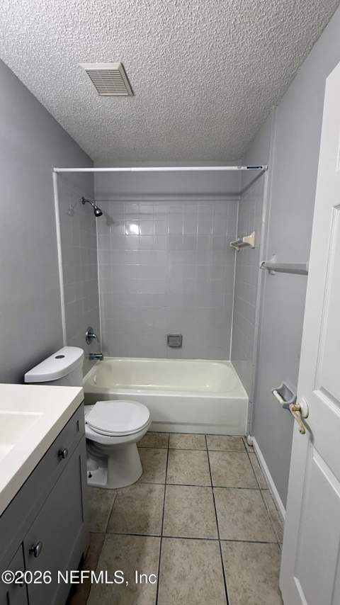 8366 Rocky Creek Drive, Jacksonville FL - photo 10 of 34