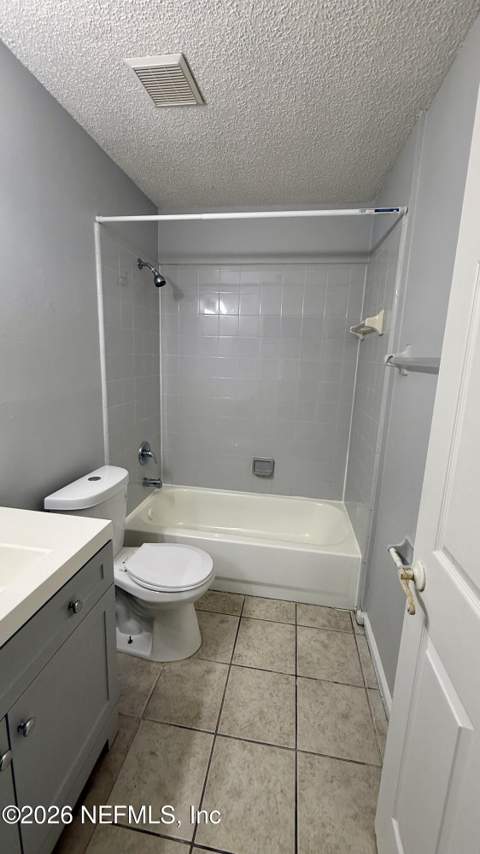 8366 Rocky Creek Drive, Jacksonville FL - photo 12 of 34