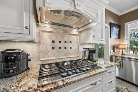 2210 Laurel Road, Jacksonville FL - photo 24 of 69