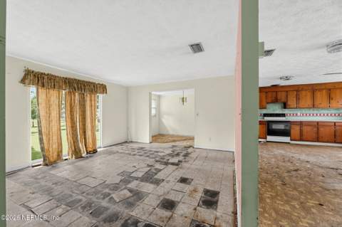 7521 Pinnacle Drive, Jacksonville FL - photo 13 of 29