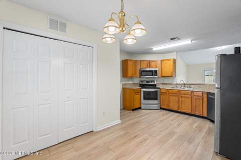 3773 Lauren Crest Court, Jacksonville FL - photo 12 of 42
