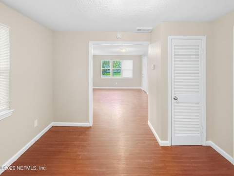1060 Woodstock Avenue, Jacksonville FL - photo 14 of 56