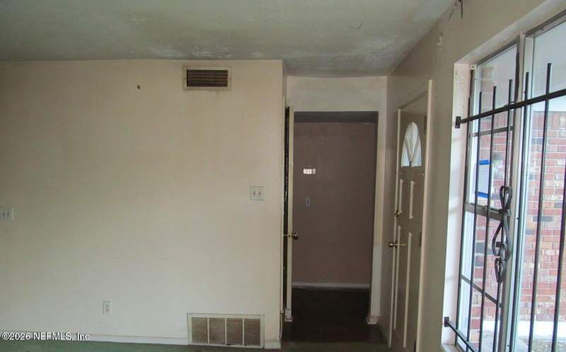 3 bedroom Single Family Residence at 6765 Gaspar Circle, Carver Manor, Jacksonville — photo 5