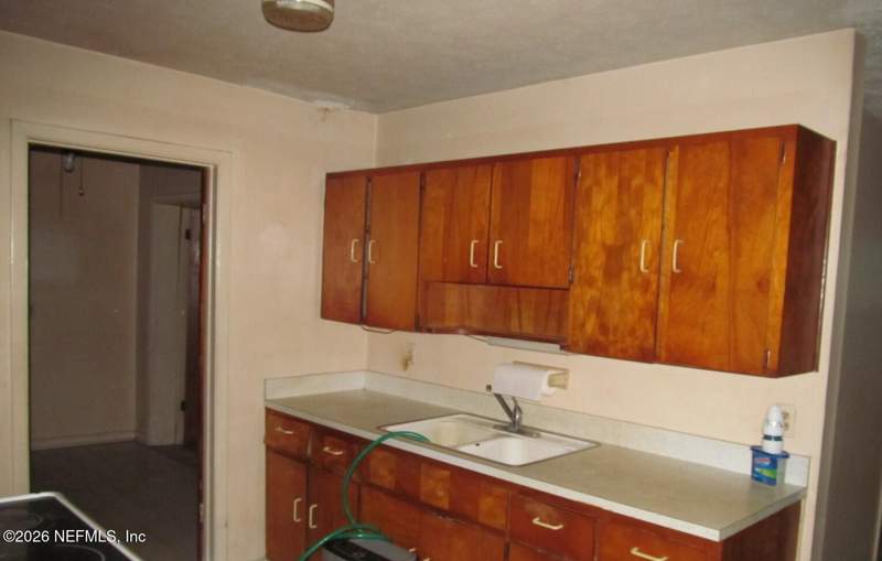 3 bedroom Single Family Residence at 6765 Gaspar Circle, Carver Manor, Jacksonville — photo 3