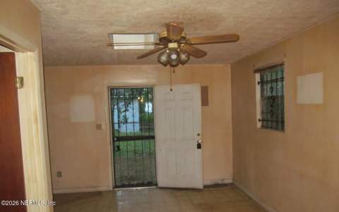 6765 Gaspar Circle, Jacksonville FL - photo 12 of 15