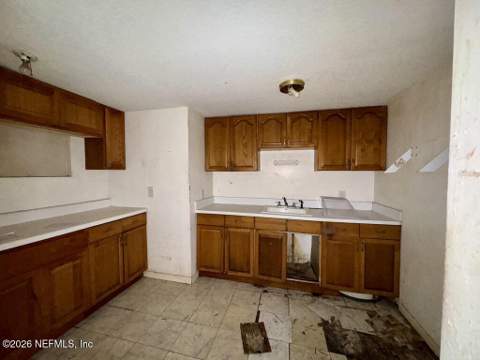 7928 Free Avenue, Jacksonville FL - photo 12 of 28