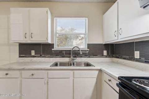 1519 Brook Forest Drive, Jacksonville FL - photo 19 of 35