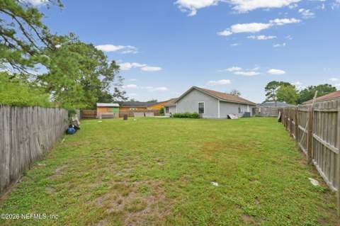 8210 Hot Springs Drive, Jacksonville FL - photo 23 of 31