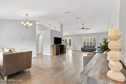 11197 Illford Drive, Jacksonville FL - photo 11 of 48