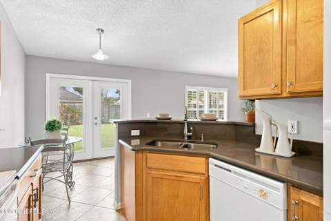 11197 Illford Drive, Jacksonville FL - photo 21 of 48