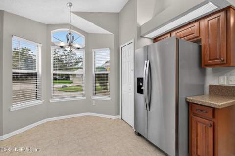 7481 Carriage Side Court, Jacksonville FL - photo 7 of 46