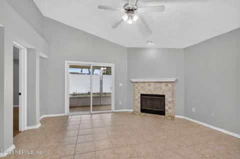 7481 Carriage Side Court, Jacksonville FL - photo 18 of 46