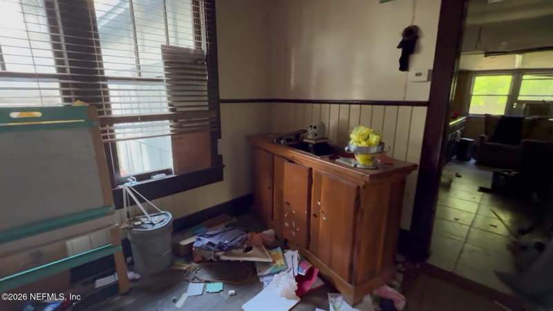 5 bedroom Single Family Residence at 312 Palmetto Avenue, Crescent City Blks, Crescent City — photo 4