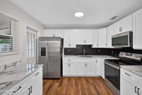 4039 Habana Avenue, Jacksonville FL - photo 9 of 32