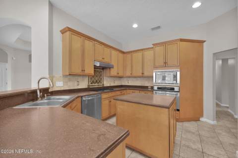 879 Songbird Drive, Orange Park FL - photo 15 of 77