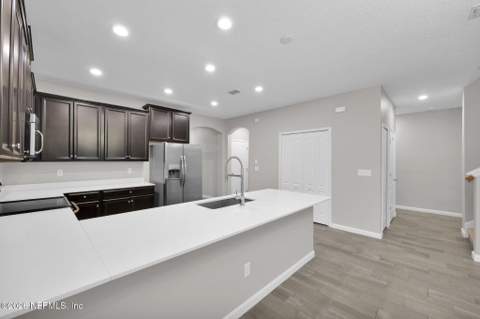 1289 Kendall Drive, Jacksonville FL - photo 15 of 56