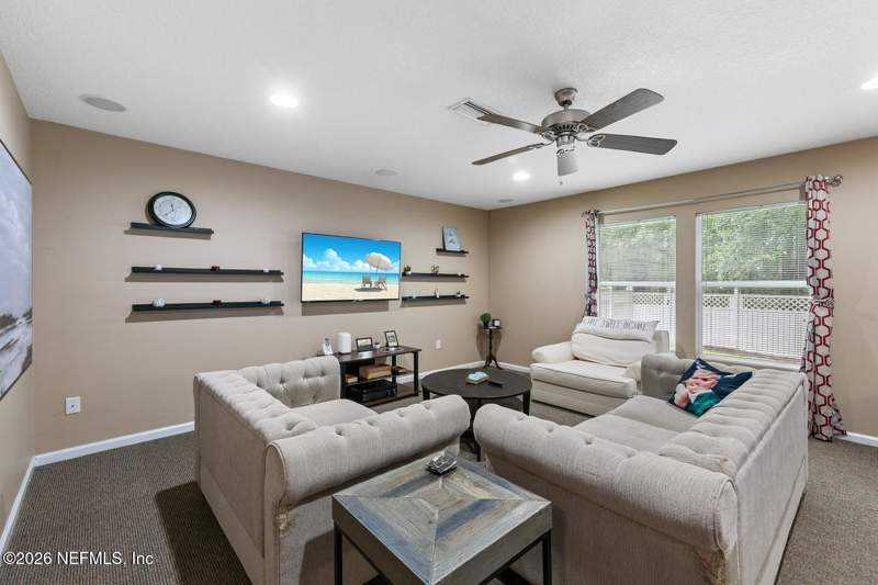 3 bedroom Single Family Residence at 514 Candlebark Drive, Waterleaf, Jacksonville — photo 4