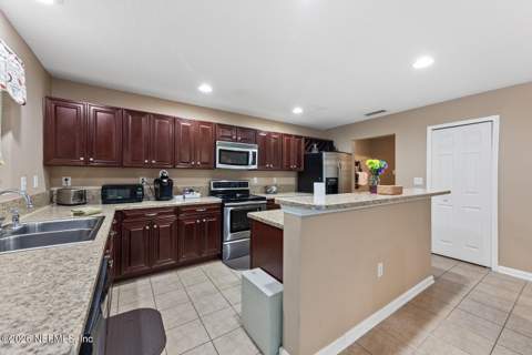 514 Candlebark Drive, Jacksonville FL - photo 10 of 36