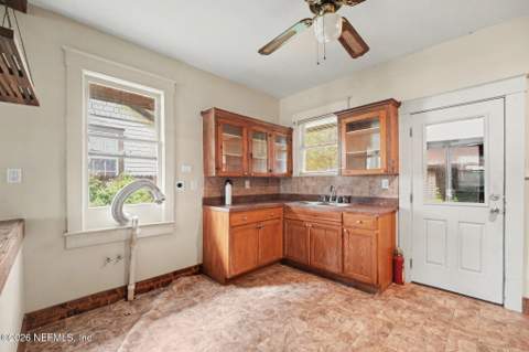 930 Cedar Street, Jacksonville FL - photo 17 of 32
