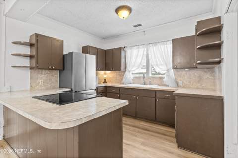 215 W Oliver Street, Baldwin FL - photo 19 of 26