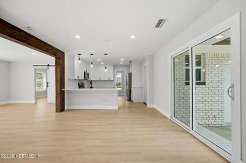 1331 Grandview Drive, Jacksonville FL - photo 19 of 45