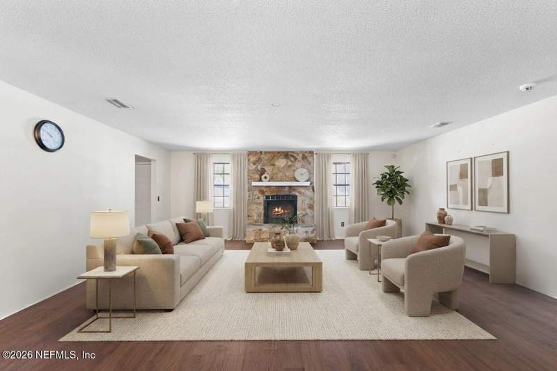 4 bedroom Single Family Residence at 1227 Turtle Creek Drive, Turtle Creek Village, Jacksonville — photo 2
