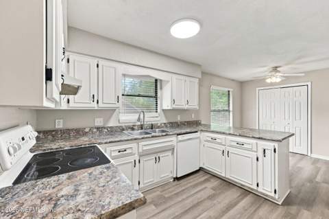 2762 Pebbleridge Court, Orange Park FL - photo 9 of 29