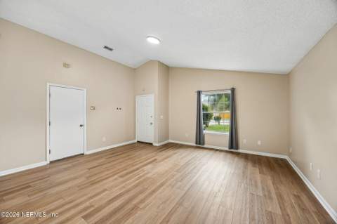 3653 Caroline Vale Boulevard, Jacksonville FL - photo 8 of 29