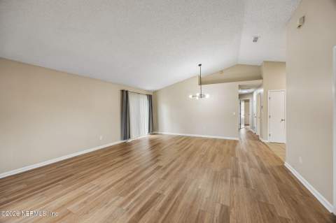 3653 Caroline Vale Boulevard, Jacksonville FL - photo 10 of 29