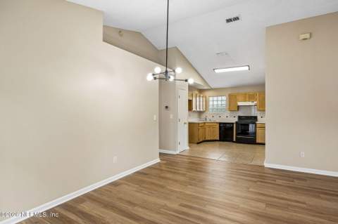 3653 Caroline Vale Boulevard, Jacksonville FL - photo 13 of 29