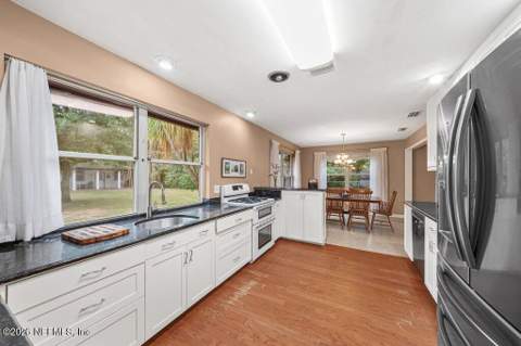 424 Orange Bluff Avenue, Jacksonville FL - photo 11 of 46