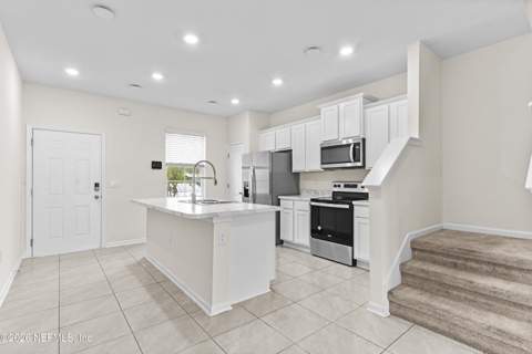 8207 Larose Road, Jacksonville FL - photo 8 of 27