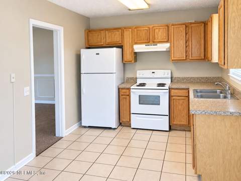 9076 Madison Avenue, Jacksonville FL - photo 7 of 13