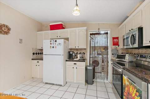 1776 Tustenuggee Court, Bryceville FL - photo 11 of 37