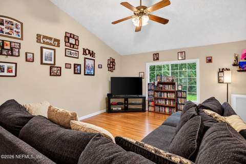 3196 Shadow Creek Road, Jacksonville FL - photo 9 of 30