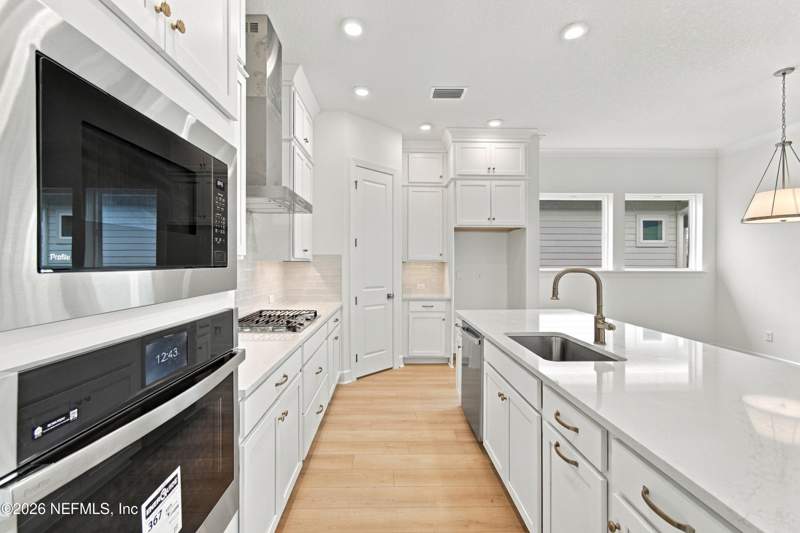 3 bedroom Single Family Residence at 6010 Timber Pines Road, Seven Pines, Jacksonville — photo 4