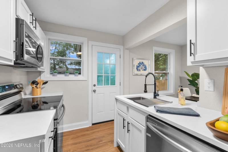 3 bedroom Single Family Residence at 4757 Kingsbury Street, Murray Hill Heights, Jacksonville — photo 3