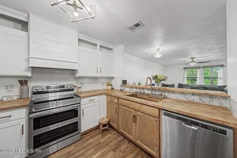 205 Oceangate Drive, Atlantic Beach FL - photo 10 of 18